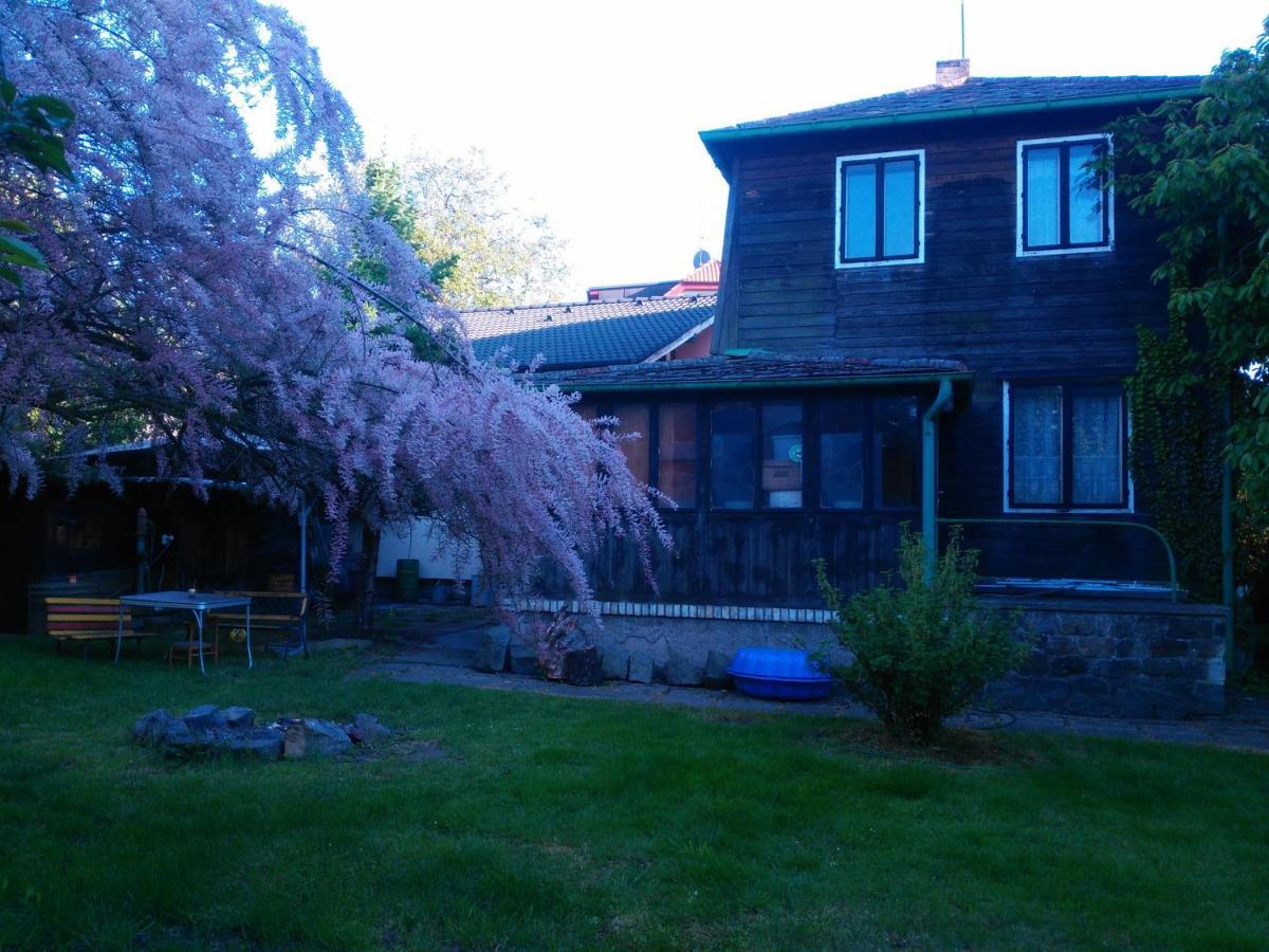Old Summer House With Renovated Bathroom ปราก ภายนอก รูปภาพ
